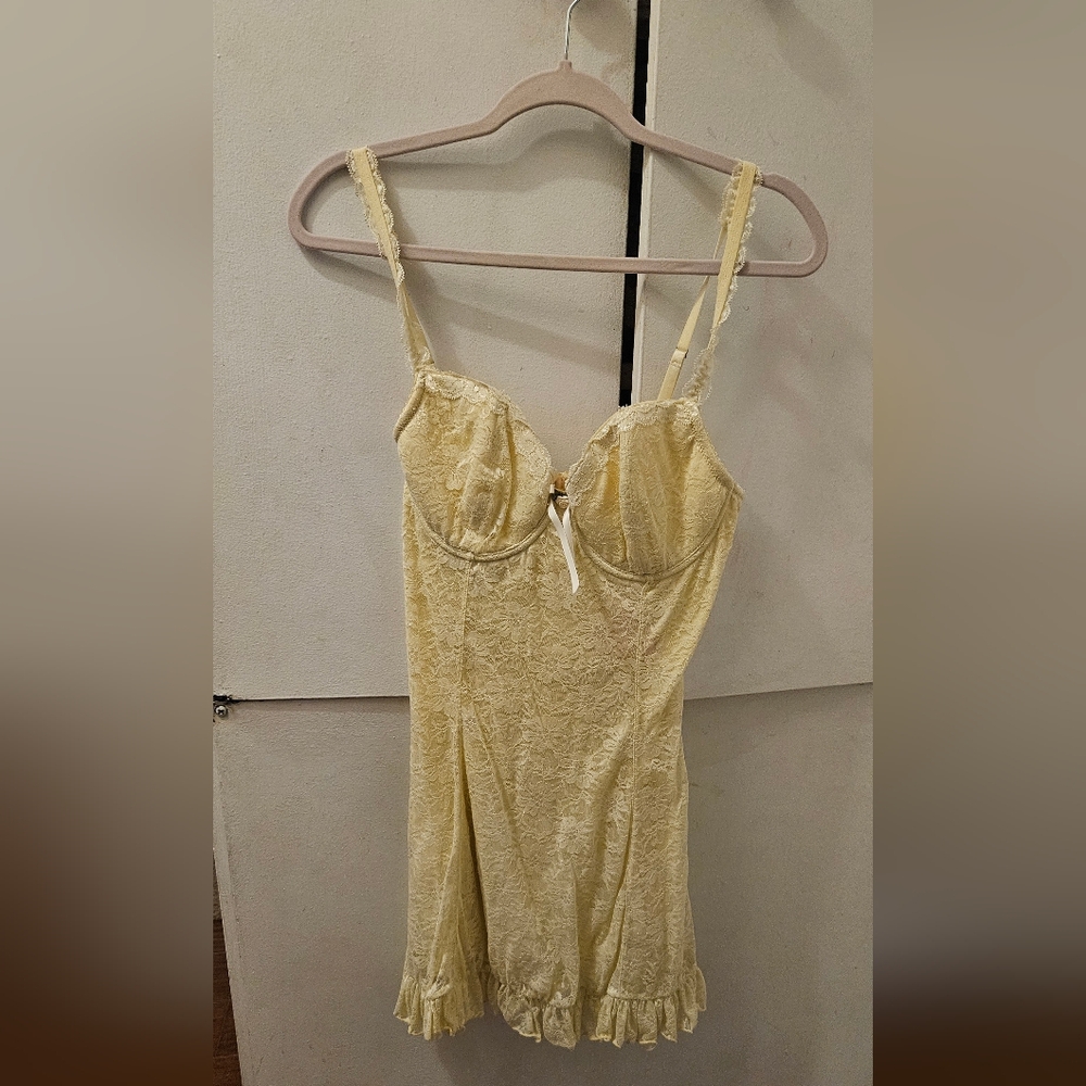 Sugar Thrillz Elegant Yellow Lace Dress - XXL